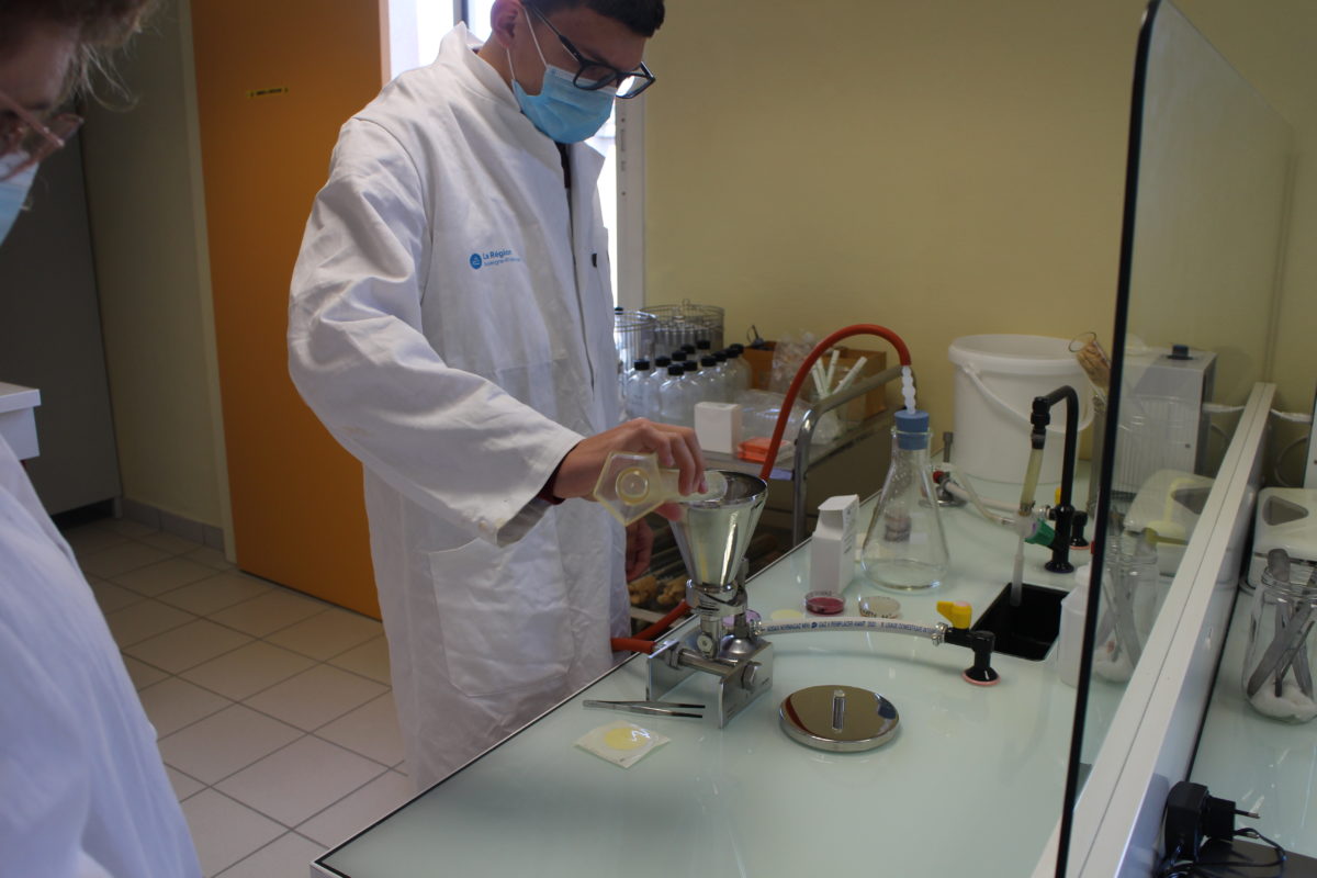 Laboratoire Microbiologie - Lycée Du Valentin