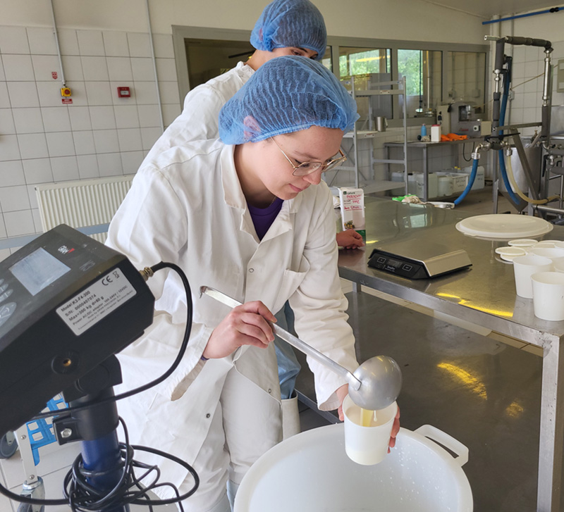 EPLEFPA-le-valentin-valence-atelier-transformation-fabrication-yaourt