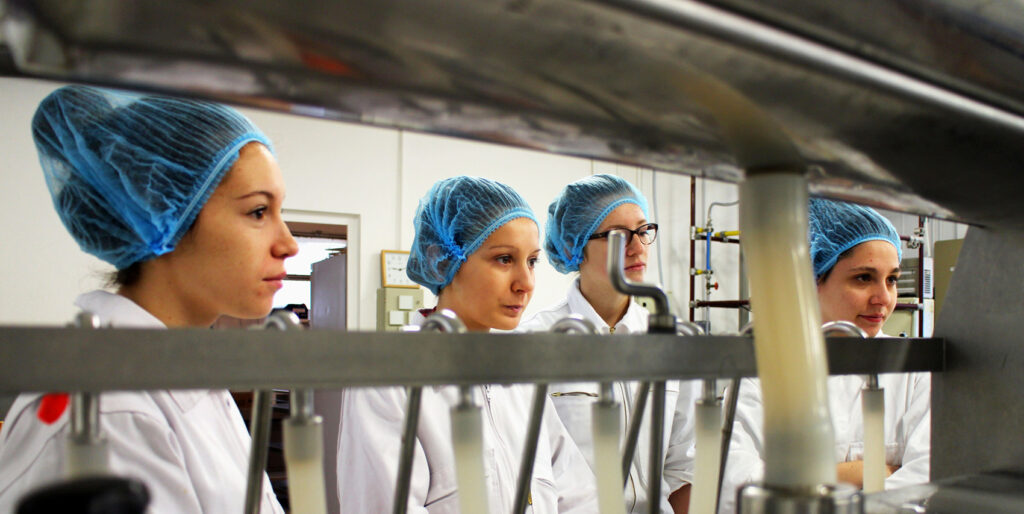 EPLEFPA-le-valentin-valence-atelier-transformation-agroalimentaire-machine