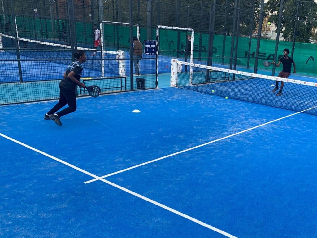 Apprentis CAPA OIA en sortie d’intégration au club de padel de Bourg-lès-Valence