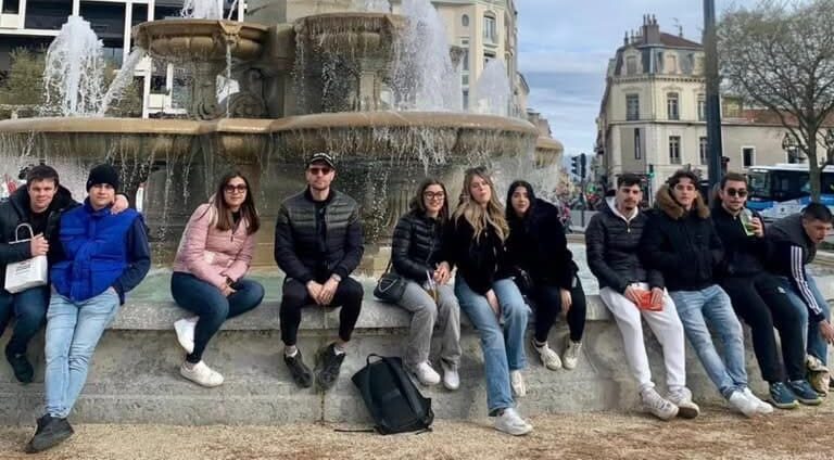 classe d’élèves italiens de l’Istituto di Istruzione Superiore G. Dalmasso, situé à Pianezza, près de Turin.