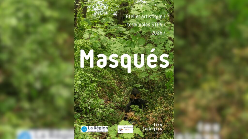 projet-masques-élèves-identité-nature-recyclage-photos-mises-en-scène
